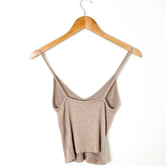 Brandy Melville Pleated Tank Top - Picture 2 of 3
